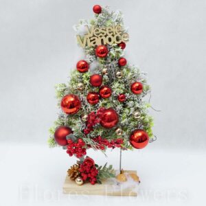 Vanočný stromček, červený, 45x25cm - vianočná ikebana na stol, vianočné ikebany na stôl, vianočný svietnik na stôl, nápady vianočné dekorácie na stôl, vianočná dekorácia na stôl, vianocny veniec na stol, vianočné venčeky na stôl, vianočné behúne na stôl, maly vianocny stromcek na stol, vianocny svietnik na stol, vianočný stôl, vianočné obrusy a štoly, vianocna ozdoba na stol, vianočné prestieranie stolov, vianočné ozdoby na stôl, adventny svietnik, adventné sviece, vianočná sviečka, vianocny svietnik, vianočné dekorácie na stôl